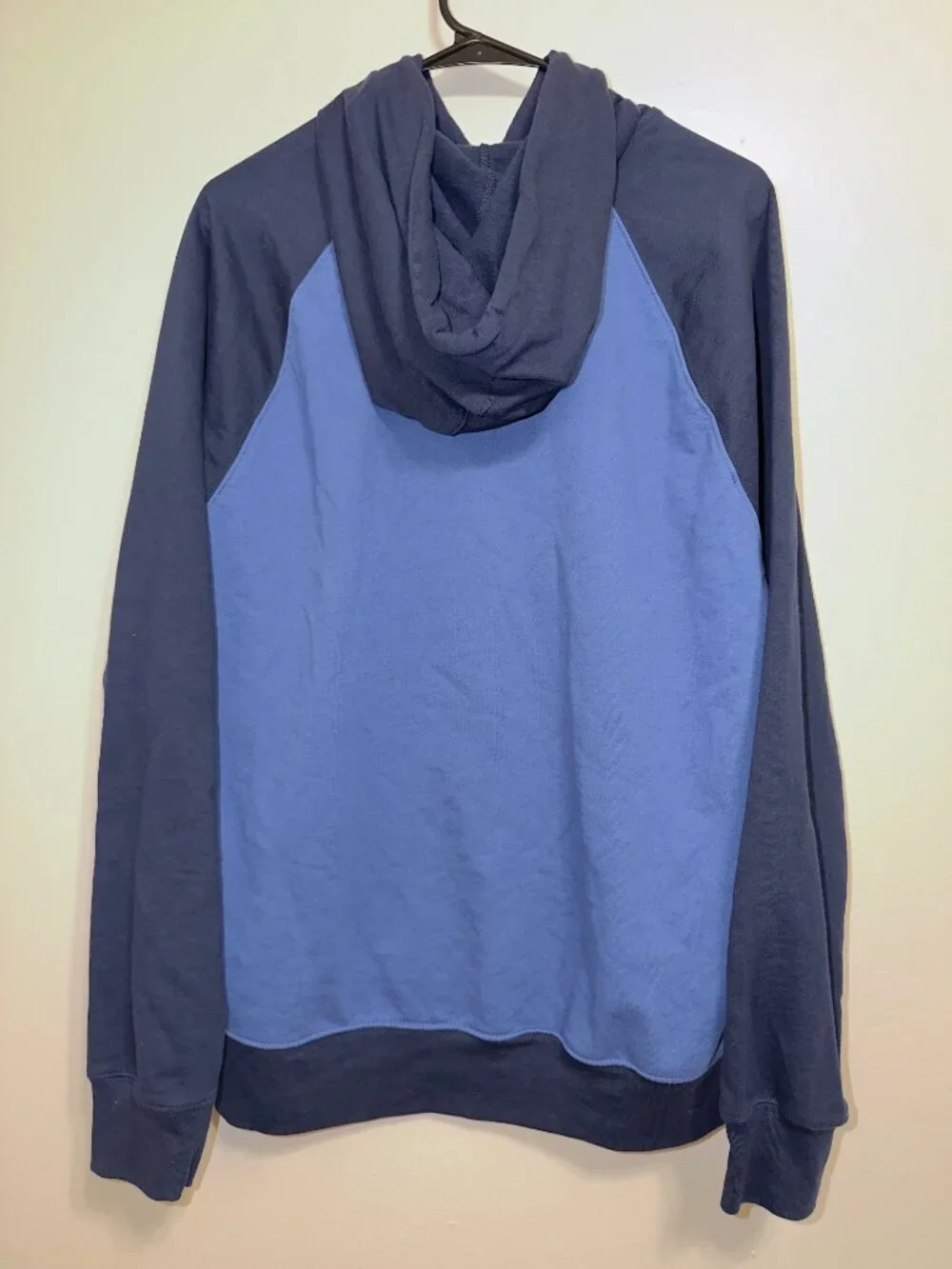J.Crew Men's Large Two-Tone Blue Fleece Raglan Hoodie Sweatshirt